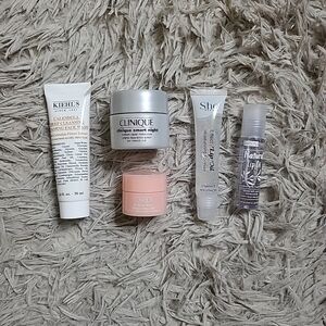 Beauty Bundle Kiehls Clinique Lips Face Eyes Lip Oil Face Wash Moisturizer ✨️💫